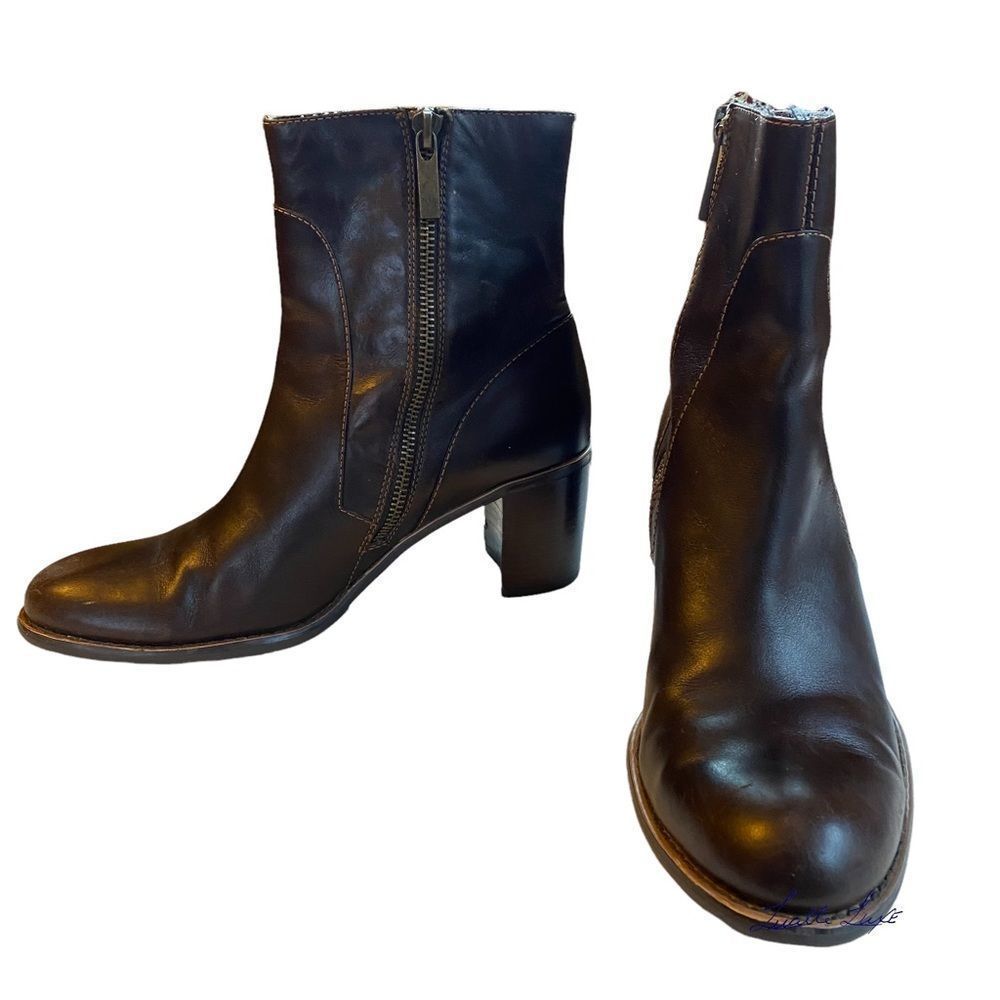 Cocoa: Liz Claiborne Flex Leather boots.